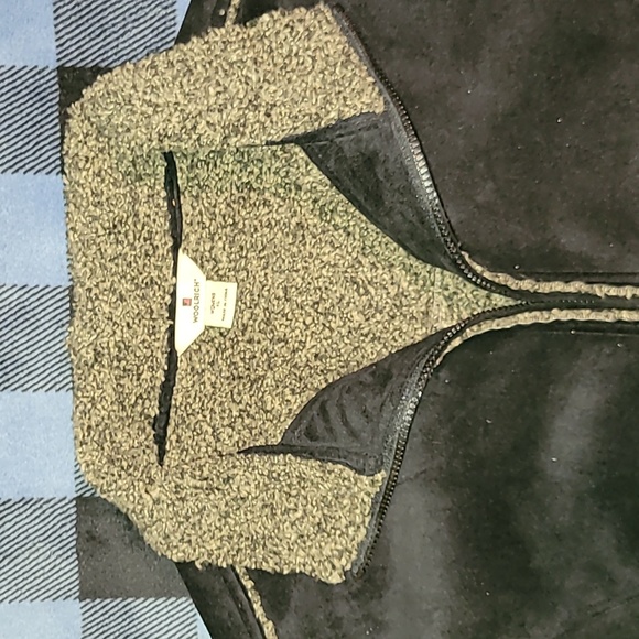 Woolrich. Faux-suede Full-zip vest. Poly-blend Liner. Women's size XL. - Picture 9 of 16